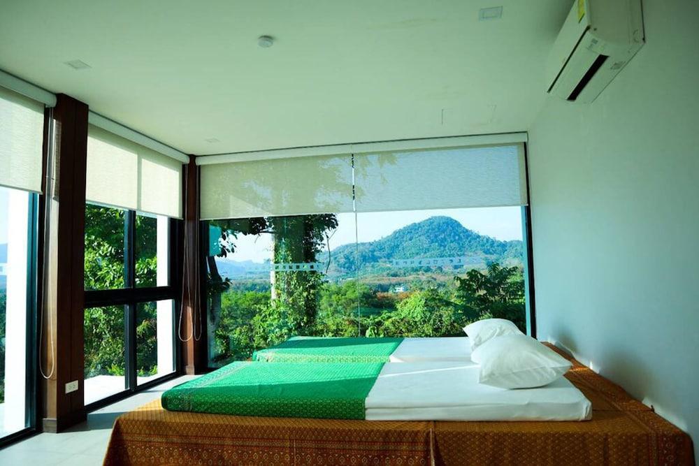 Andakiri Pool Villaer Krabi town