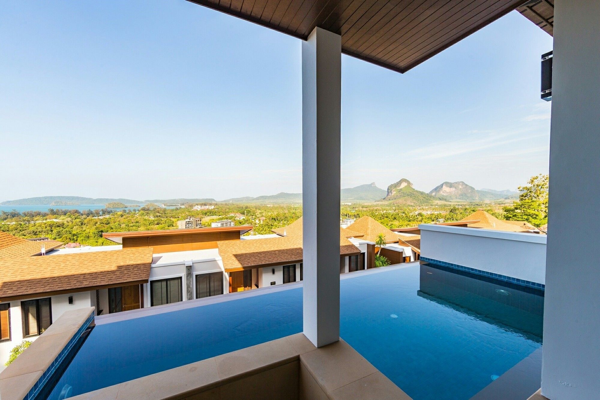 Villaer Andakiri Pool Krabi town